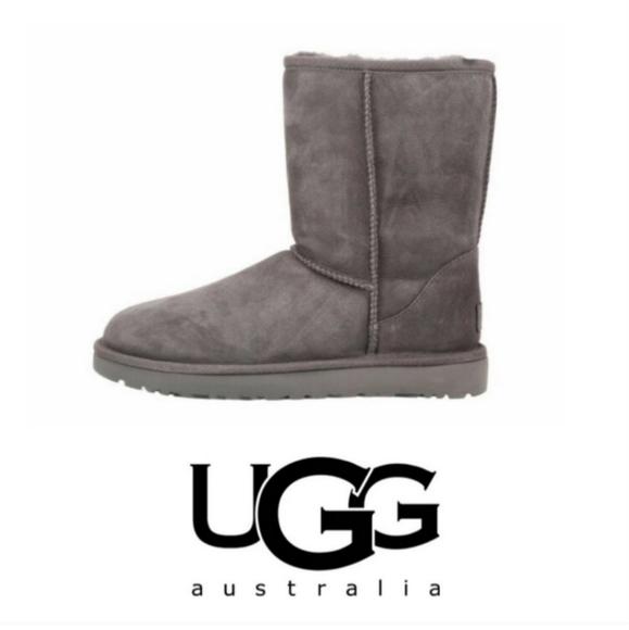 UGG Shoes - UGG Womens gray short boot 7/38